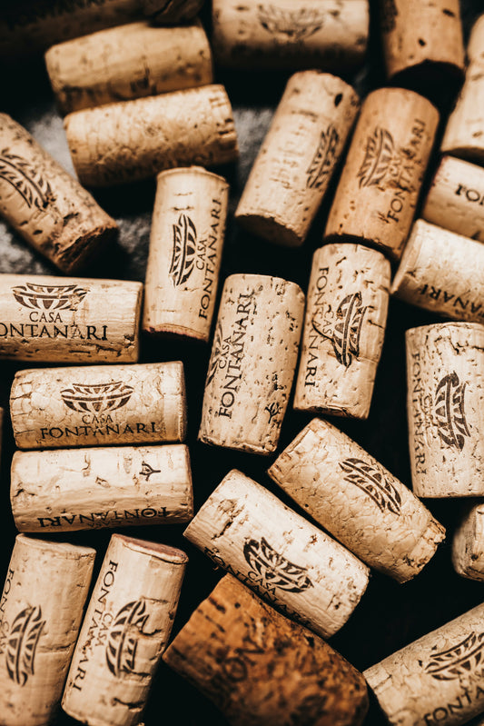 WINE MYTHS #1 : Cork vs Screwcap